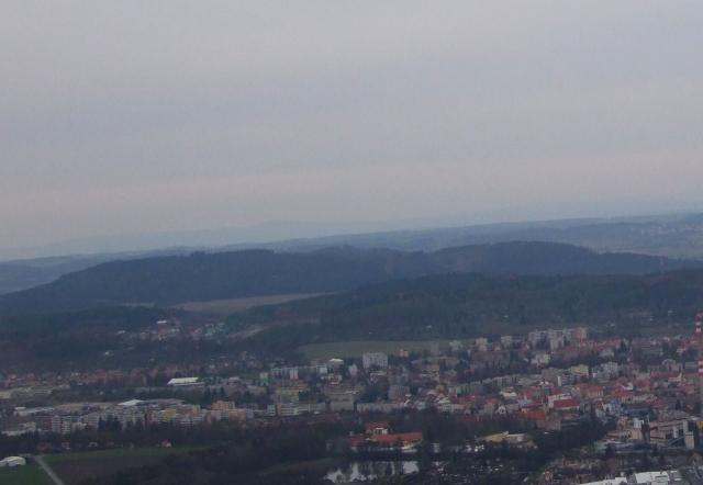 V pozadí vlna Tisovníku